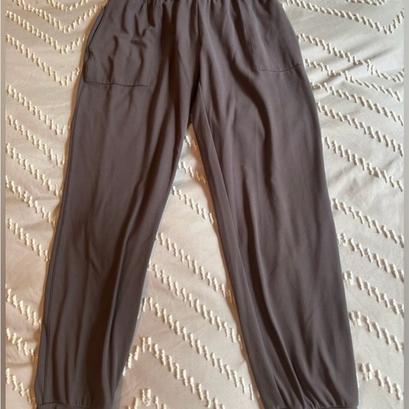 Athleta High Rise Salutation Joggers in Gray Women’s Size XS - Picture 9 of 10